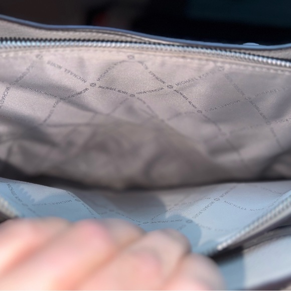 Michael Kors Selma Large Taupe Leather Satchel Crossbody Bag | Like new! - Picture 4 of 7